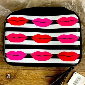 New  cosmetic body care travel bag.